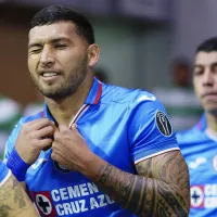 La playera retro de Cruz Azul que vistió Juan Escobar y que despertó emoción en la afición