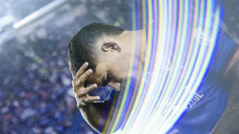 El delantero uruguayo desaprovechó la más clara de los cementeros tras un fallo frente al arco.