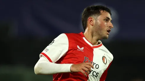 El canterano de Cruz Azul saldría del Feyenoord para  la próxima temporada y la Premier League parece ser su destino.