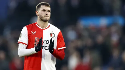 Santi Giménez buscará anotar de nuevo.