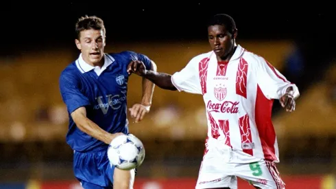 El delantero ecuatoriano pasó sin pena ni gloria por La Máquina y la vida lo llevó hasta la política y ahora a vender carnitas.