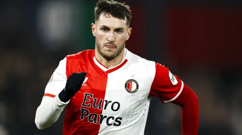 Santi Giménez regresa a la Eredivisie.