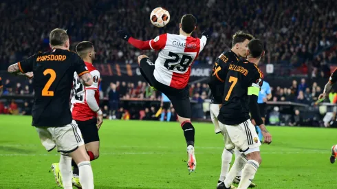 Santi Giménez entró de cambio.