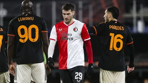 El canterano de Cruz Azul superó sus dolencias musculares y jugó casi media hora del Feyenoord vs. Roma de la Europa League.