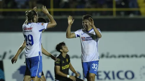 El internacional mexicano del Feyenoord quiere ver al canterano de La Máquina triunfar en la Eredivise.