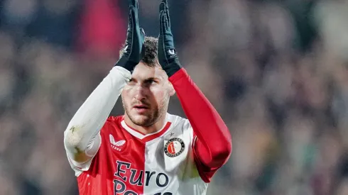 Santi Giménez no jugó la Semifinal.