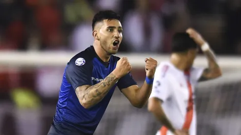 El delantero argentino es uno de los elementos más cotizados de ese país. Los cementeros pelean con varios clubes de distintos países por su fichaje.