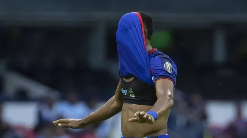 El defensor colombiano vio la tarjeta roja contra el Santos Laguna y volverá a estar suspendido por un encuentro.