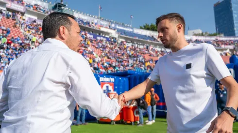 Fentanes le ganó el duelo de técnicos a Anselmi.