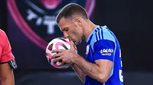 Tito Villa mantiene un intenso romance con el gol.