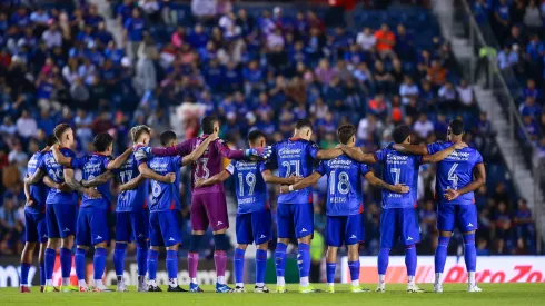 Cruz Azul podría perder a dos de sus referentes.