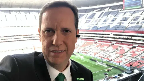 La afición mandó mensajes de apoyo a Paco Villa.