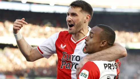 Santi Giménez regresa a la Eredivisie.