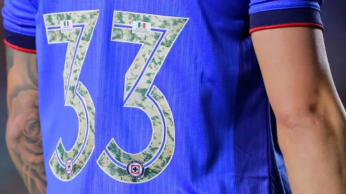 ¿Por qué la afición de Cruz Azul está obsesionada con el número 33?