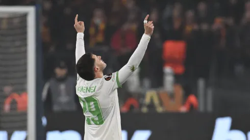 El ex delantero de Cruz Azul no perdió la oportunidad y se despidió del reconocido relator mexicano.