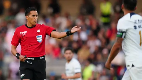 Daniel Quintero Huitrón, árbitro central.