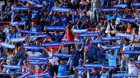 El espectacular recibimiento de la afición de Cruz Azul frente a Pumas.