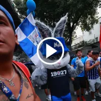 VIDEO: El histórico recibimiento de los fanáticos al autobús de Cruz Azul en su llegada al estadio