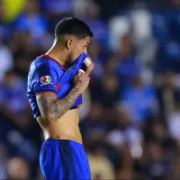 ¿Se confirma su salida de Cruz Azul? Carlos Salcedo posó con la playera de otro club