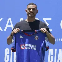 Giorgos Giakoumakis deja provisoriamente México para realizar un trámite crucial