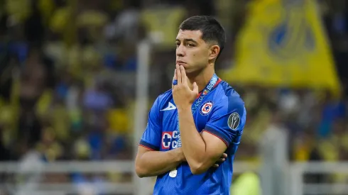 ¿Erik Lira podría salir de Cruz Azul?
