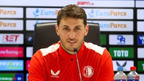 ¿Se va Santi Giménez del Feyenoord?