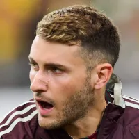 Más fuera que nunca: El Feyenoord se olvida de Santiago Giménez en su última campaña