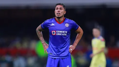 Los mensajes de apoyo de la afición de Cruz Azul a Carlos Salcedo