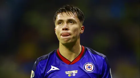 Rodrigo Huescas se marchó de Cruz Azul y la polémica sigue.