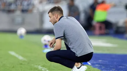El entrenador argentino tiene una cláusula de rescisión para dirigir una selección nacional. Su pasado en Independiente del Valle enamora a Ecuador.