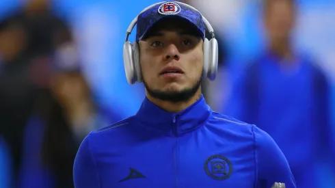 Carlos Salcedo sigue al pendiente de Cruz Azul.