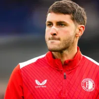 ¿Se queda? Santi Giménez reportó con el Feyenoord y presumió su nuevo uniforme