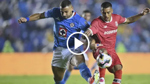 El delantero griego estuvo involucrado en una polémica en la que el ex árbitro mexicano lo apodó como "clavadista".