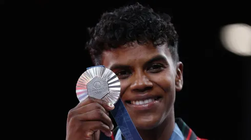 La judoca mexicana alcanzó la presea de plata en la categoría -63 kilogramos. El canterano de Cruz Azul se pronunció para felicitarla.