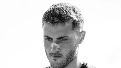 El canterano de Cruz Azul tomó una decisión de última hora que alteró los planes del conjunto inglés y del Feyenoord.