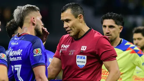 Cruz Azul busca despejar ante América los fantasmas que dejó el Gato Ortíz.