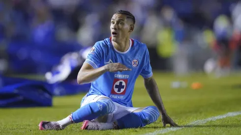 La venta de Uriel Antuna sorprendió al interior de Cruz Azul.