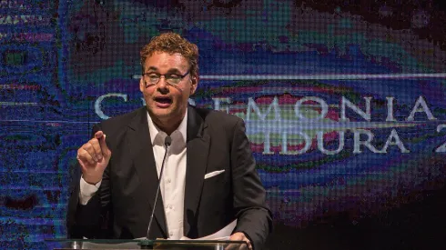 El polémico periodista utilizó sus redes sociales para reaccionar a la salida del Brujo de la institución cementera.