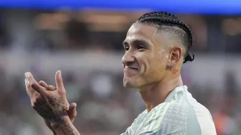 El delantero mexicano firmó con los regiomontanos por espacio de 5 temporadas a de $6.5 millones de dólares.