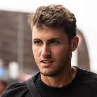 El CEO del Feyenoord reveló el futuro de Santiago Giménez tras el sorteo de la Liga de Campeones