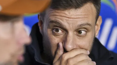 El entrenador argentino pasó por los micrófonos de la prensa después de la goleada de los cementeros contra el Club América.