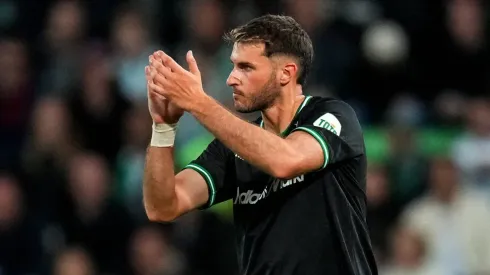 Santi Giménez quiere destacarse en la Champions League con Feyenoord.