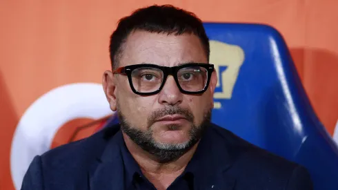 Turco Mohamed no se cierra a la posibilidad de entrenar a Cruz Azul