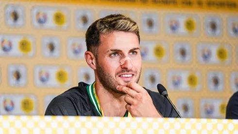 ¿Santi Giménez al Leverkusen? Xabi Alonso lo llenó de elogios