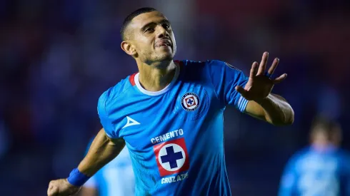 La noticia que acerca a Giakoumakis al campeonato de goleo