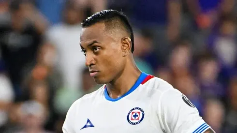 Willer Ditta se gana el corazón de la afición de Cruz Azul.