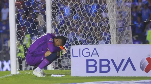 El guardavallas colombiano es siempre la ausencia más notoria en las instantáneas que publican los cementeros para celebrar sus triunfos.