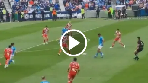 Luis Romo fue una de las grandes figuras ante NEcaxa y deslumbró a todo Cruz Azul.