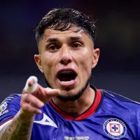 "Te extraño de más": La confesión de Carlos Salcedo a un jugador de Cruz Azul en redes