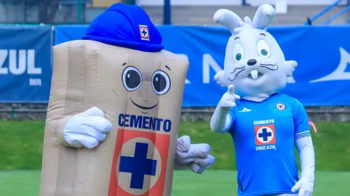 Cruz Azulito y Blu convivirán con la afición.
